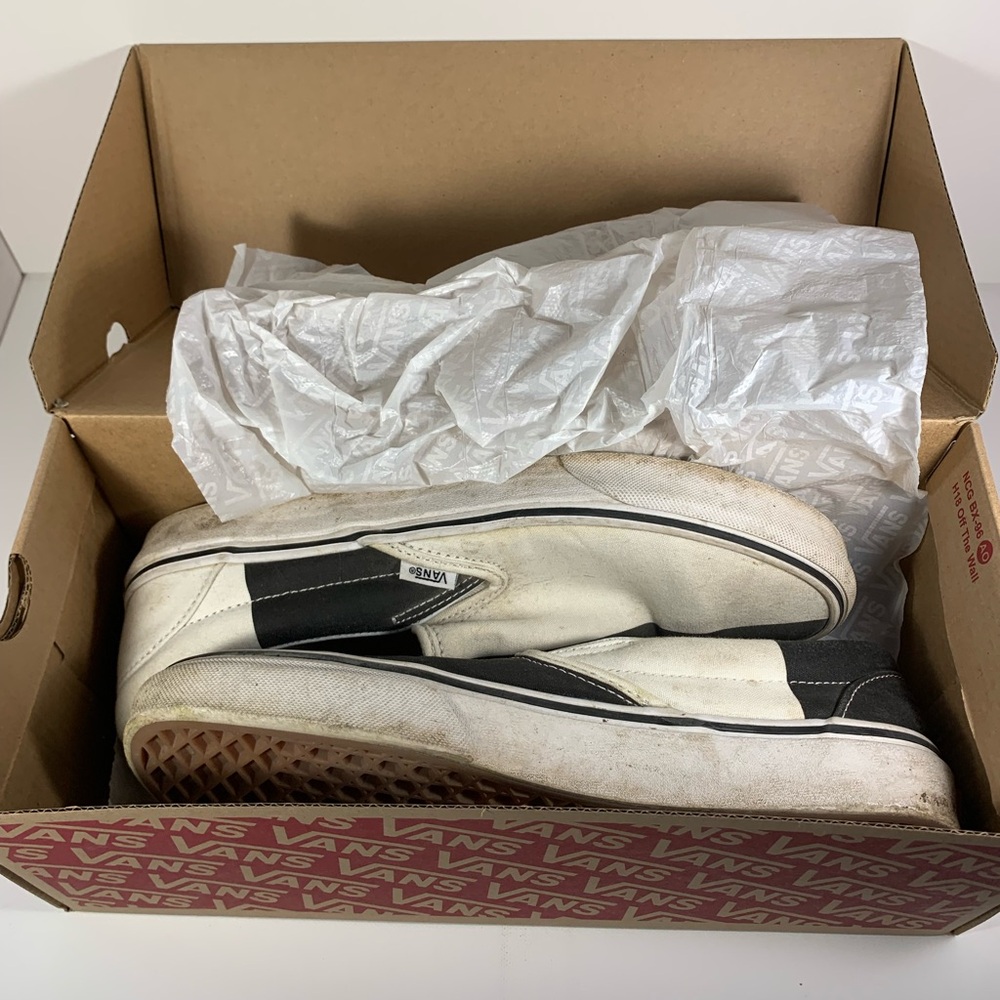 Mens 9.5 Black White Vans